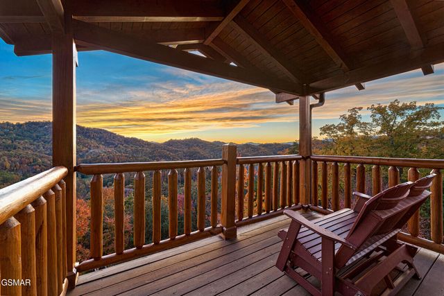 2936 Lightning Strike Drive, Sevierville, TN 37876