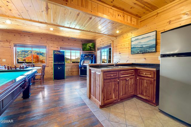 2936 Lightning Strike Drive, Sevierville, TN 37876