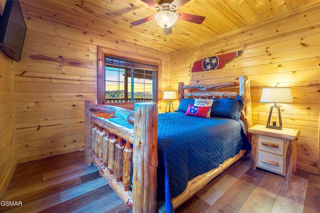 2936 Lightning Strike Drive, Sevierville, TN 37876