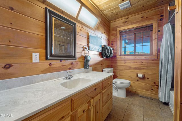 2936 Lightning Strike Drive, Sevierville, TN 37876