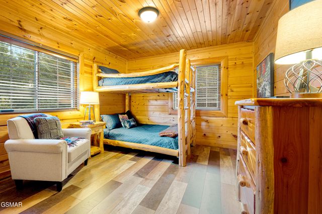 2936 Lightning Strike Drive, Sevierville, TN 37876