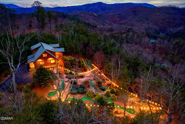 2936 Lightning Strike Drive, Sevierville, TN 37876