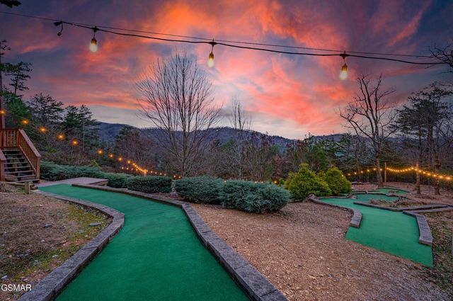 2936 Lightning Strike Drive, Sevierville, TN 37876