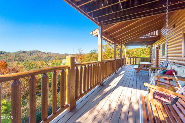 2936 Lightning Strike Drive, Sevierville, TN 37876