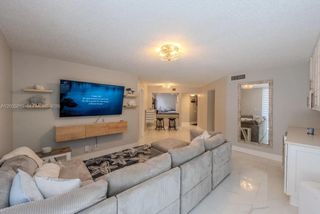 10451 W Broward Boulevard 201, Plantation, FL 33324