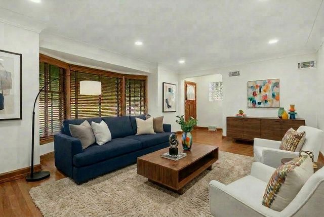 3301 N Newland Avenue, Chicago, IL 60634