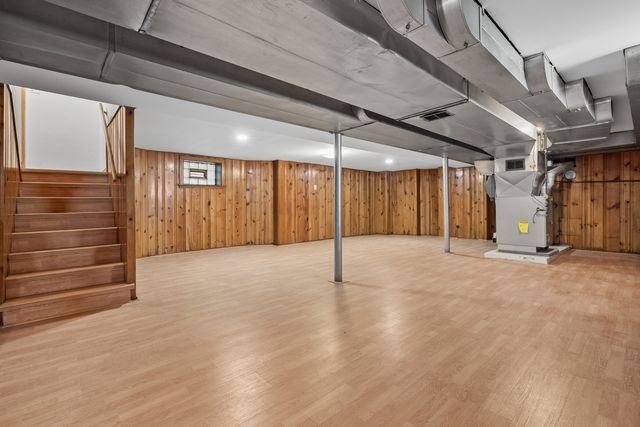 3301 N Newland Avenue, Chicago, IL 60634