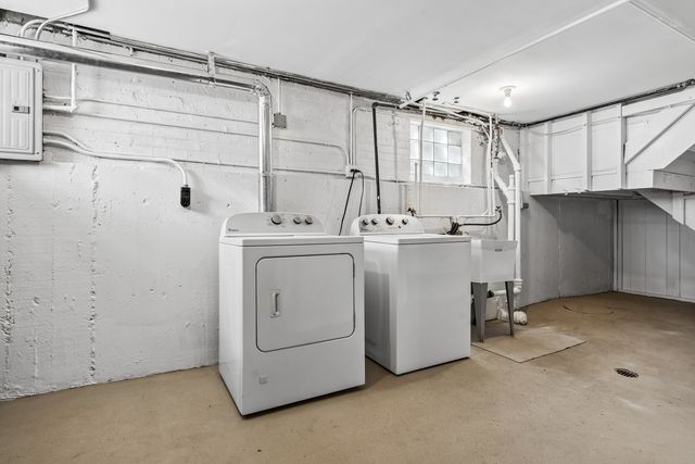 3301 N Newland Avenue, Chicago, IL 60634