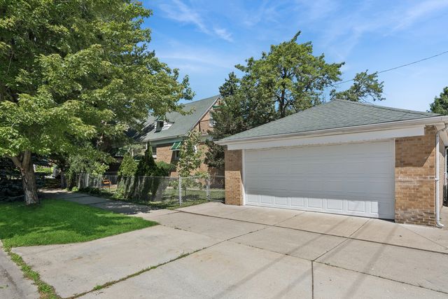 3301 N Newland Avenue, Chicago, IL 60634