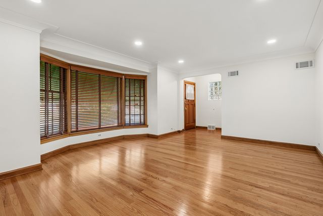 3301 N Newland Avenue, Chicago, IL 60634