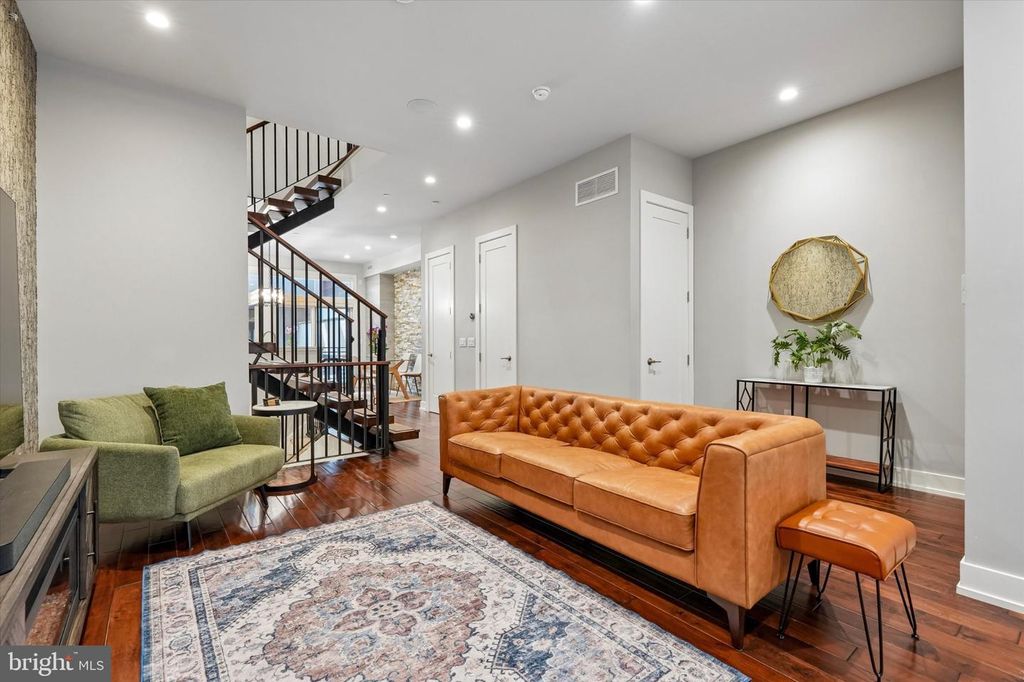 610 N BODINE ST, PHILADELPHIA, PA 19123 — photo 3