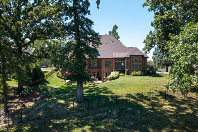 641 Five Oaks Blvd, Lebanon, TN 37087