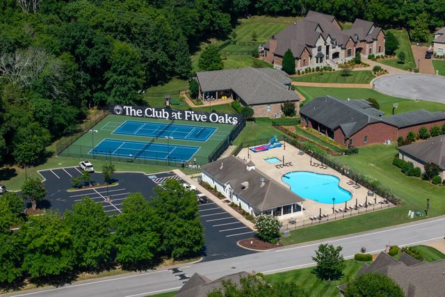 641 Five Oaks Blvd, Lebanon, TN 37087