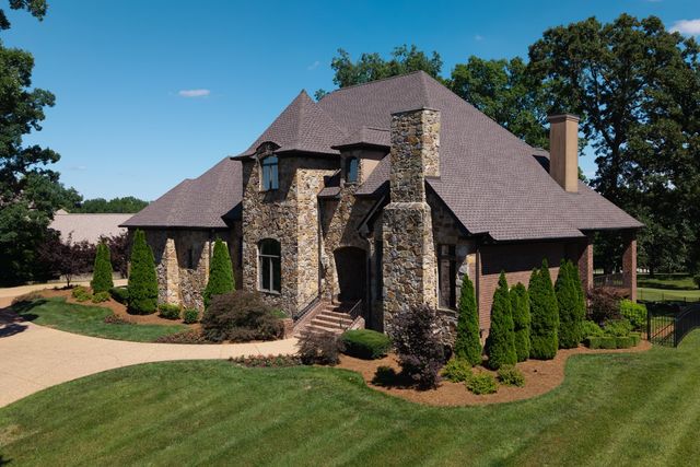 641 Five Oaks Blvd, Lebanon, TN 37087