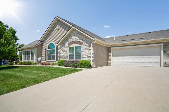 3305 SE Glenstone Drive 203, Grimes, IA 50111