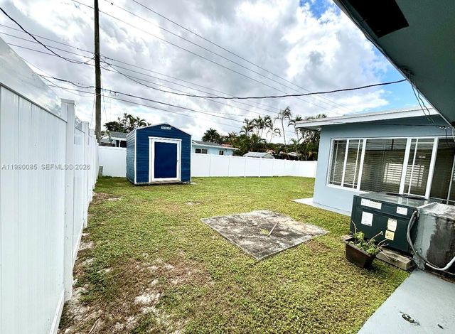 8690 NW 16th St, Pembroke Pines, FL 33024