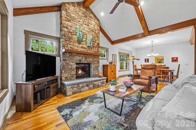 15 E Owl Creek Lane, Fairview, NC 28730
