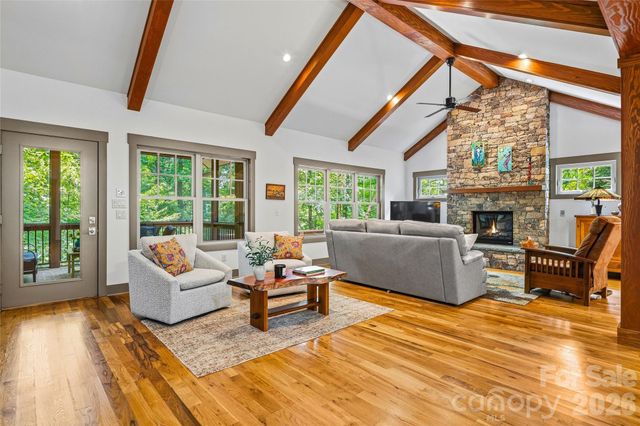 15 E Owl Creek Lane, Fairview, NC 28730
