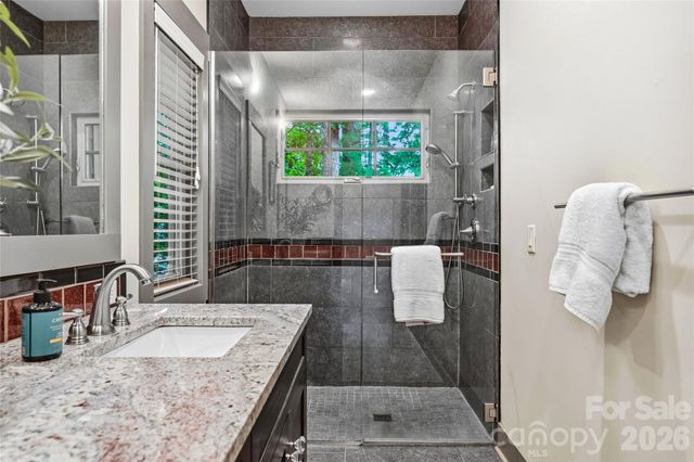 15 E Owl Creek Lane, Fairview, NC 28730