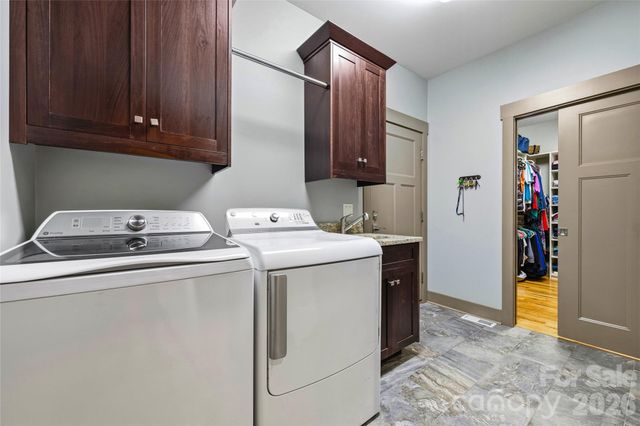15 E Owl Creek Lane, Fairview, NC 28730