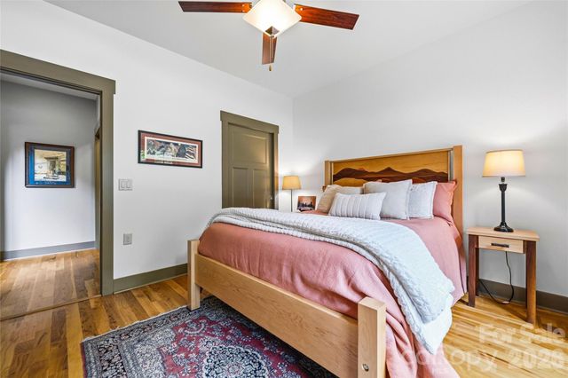 15 E Owl Creek Lane, Fairview, NC 28730