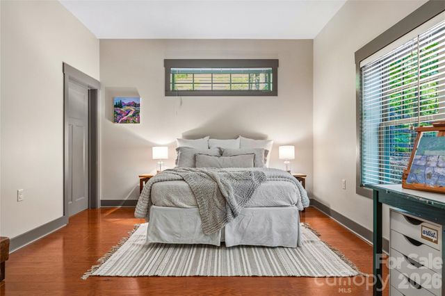 15 E Owl Creek Lane, Fairview, NC 28730