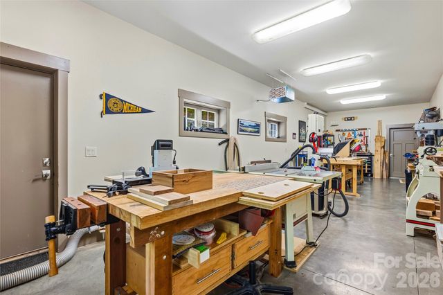 15 E Owl Creek Lane, Fairview, NC 28730