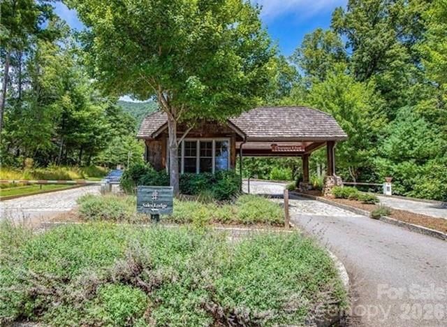 15 E Owl Creek Lane, Fairview, NC 28730