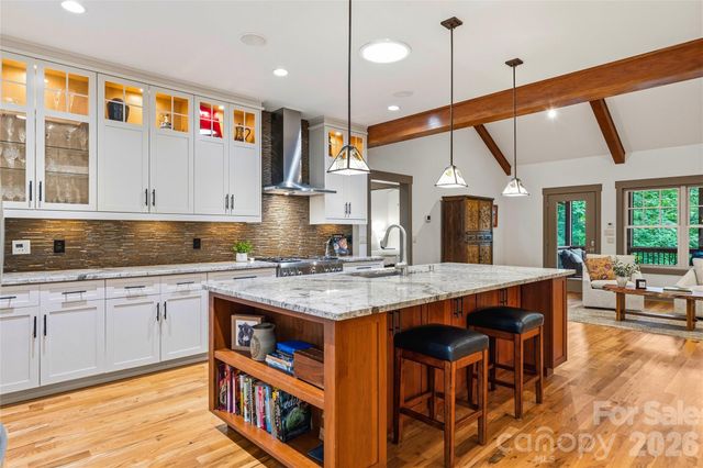 15 E Owl Creek Lane, Fairview, NC 28730