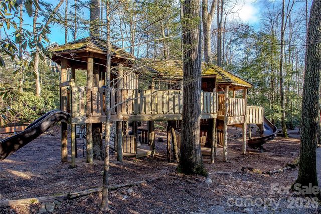 15 E Owl Creek Lane, Fairview, NC 28730