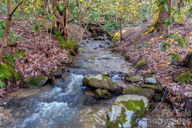 15 E Owl Creek Lane, Fairview, NC 28730