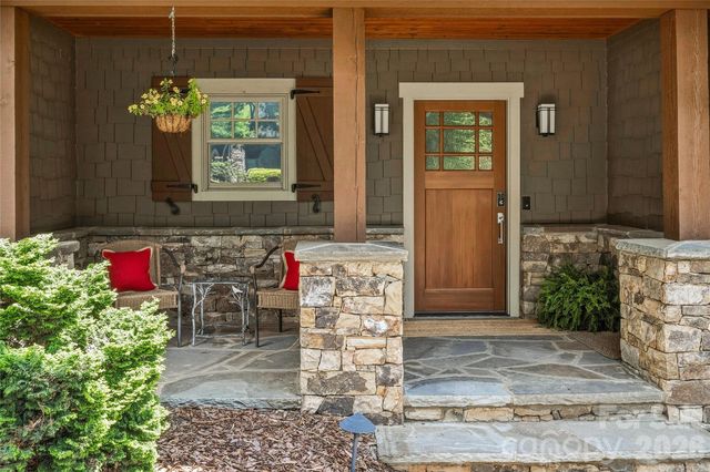 15 E Owl Creek Lane, Fairview, NC 28730