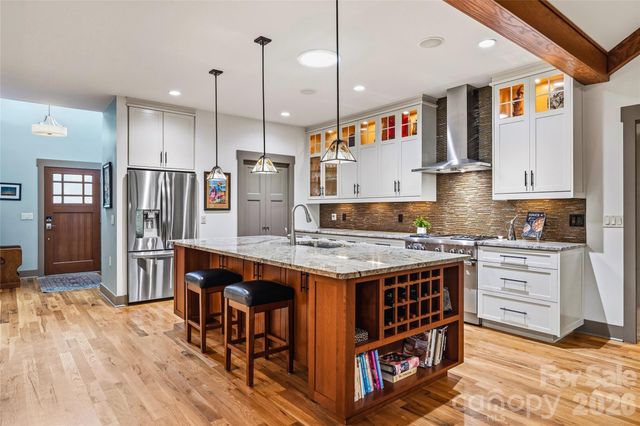 15 E Owl Creek Lane, Fairview, NC 28730