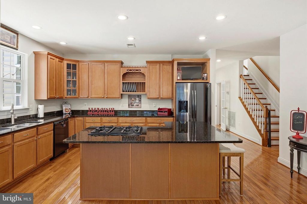 Image 16 of property listing at 18522 RUSHBROOKE DR, Olney, MD 20832