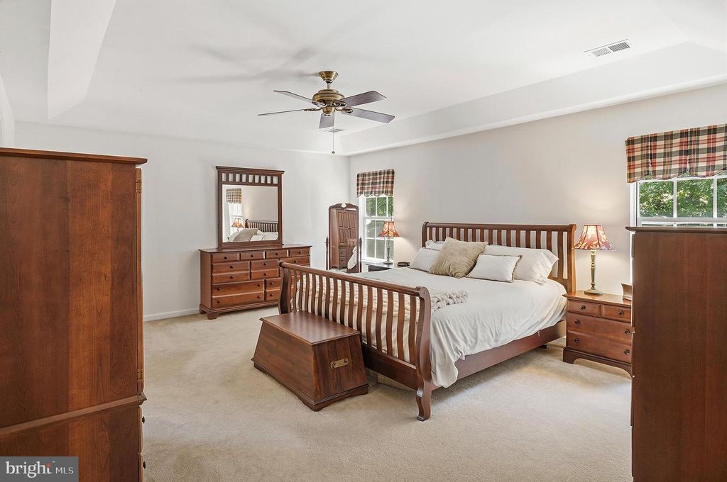 Image 27 of property listing at 18522 RUSHBROOKE DR, Olney, MD 20832