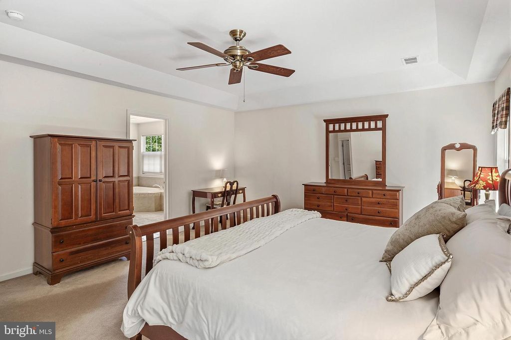 Image 29 of property listing at 18522 RUSHBROOKE DR, Olney, MD 20832