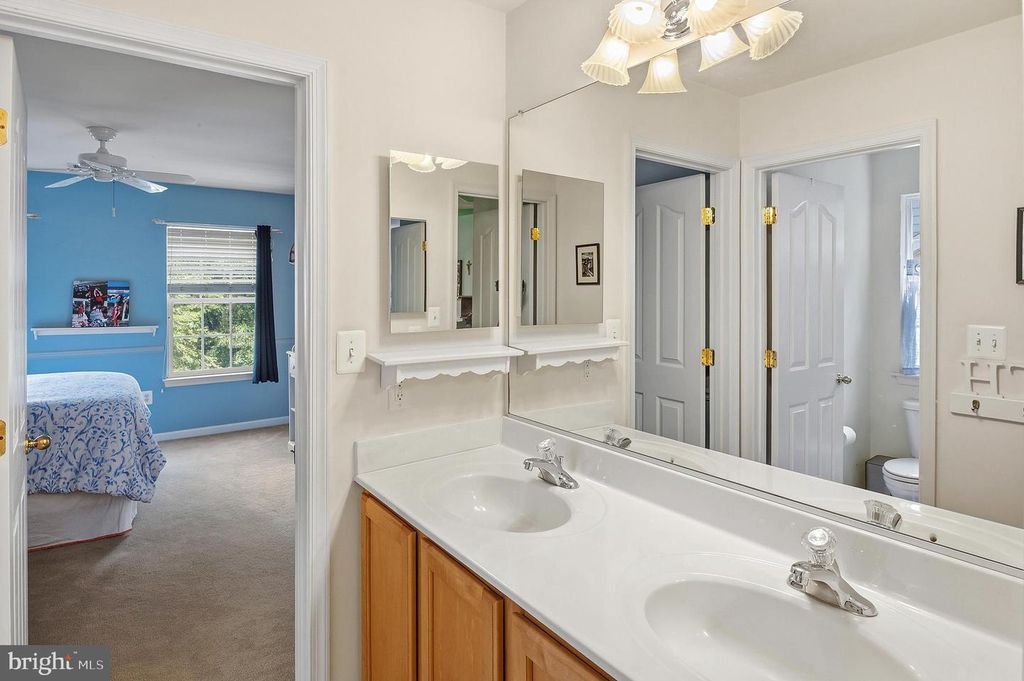 Image 34 of property listing at 18522 RUSHBROOKE DR, Olney, MD 20832
