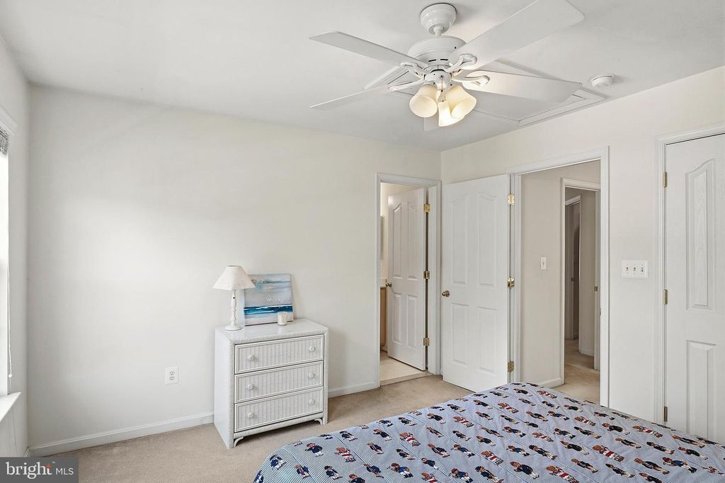 Image 39 of property listing at 18522 RUSHBROOKE DR, Olney, MD 20832