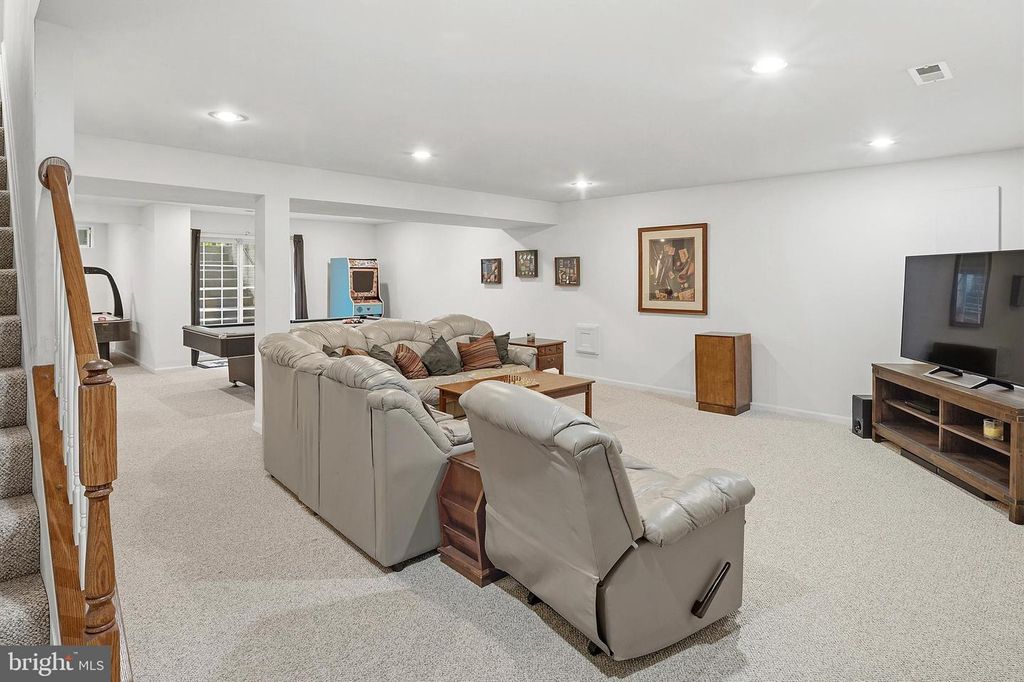 Image 42 of property listing at 18522 RUSHBROOKE DR, Olney, MD 20832
