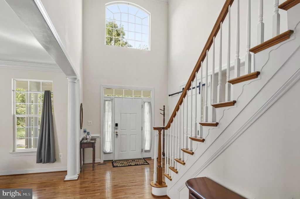 Image 5 of property listing at 18522 RUSHBROOKE DR, Olney, MD 20832