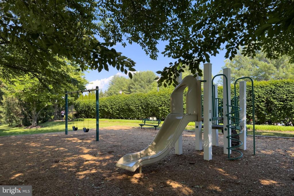 Image 60 of property listing at 18522 RUSHBROOKE DR, Olney, MD 20832