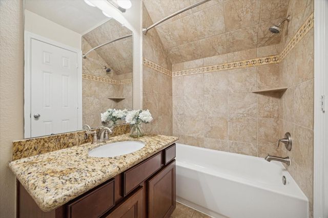 888 Fisher Street, Houston, TX 77018