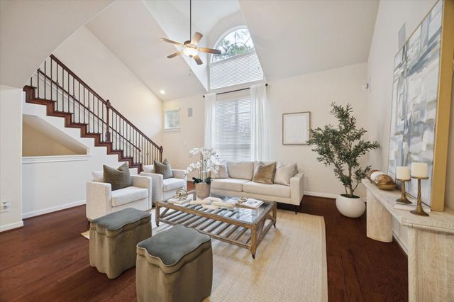 888 Fisher Street, Houston, TX 77018