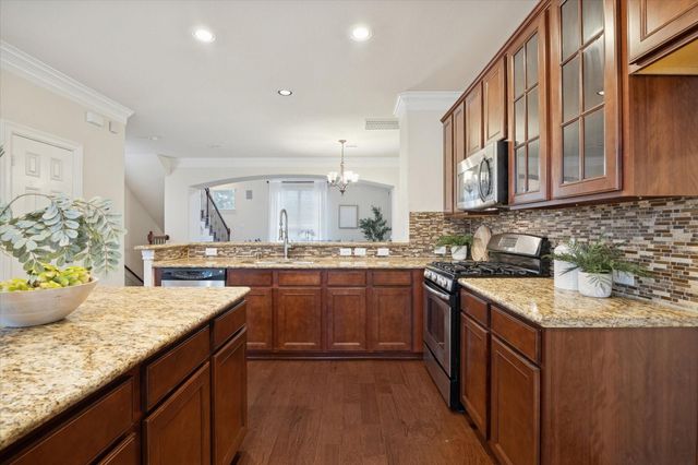 888 Fisher Street, Houston, TX 77018