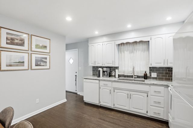 2691 Kenny Lane, Grove City, OH 43123