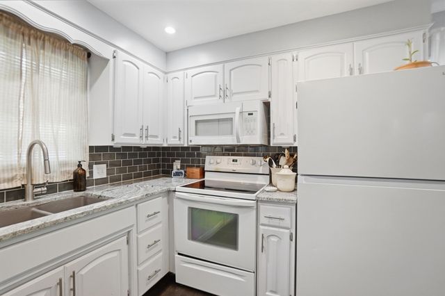 2691 Kenny Lane, Grove City, OH 43123