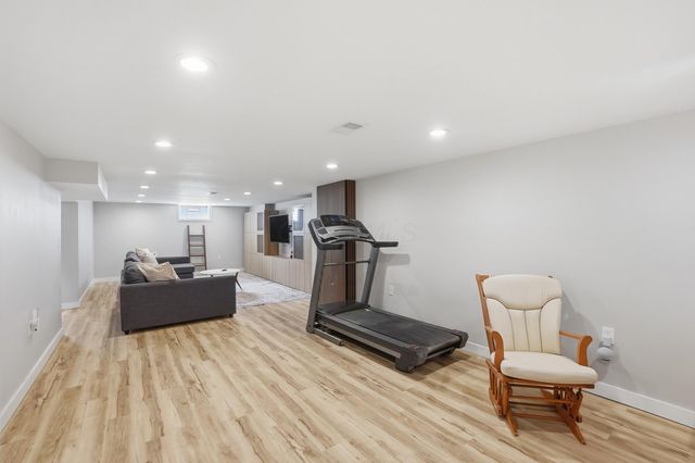 2691 Kenny Lane, Grove City, OH 43123