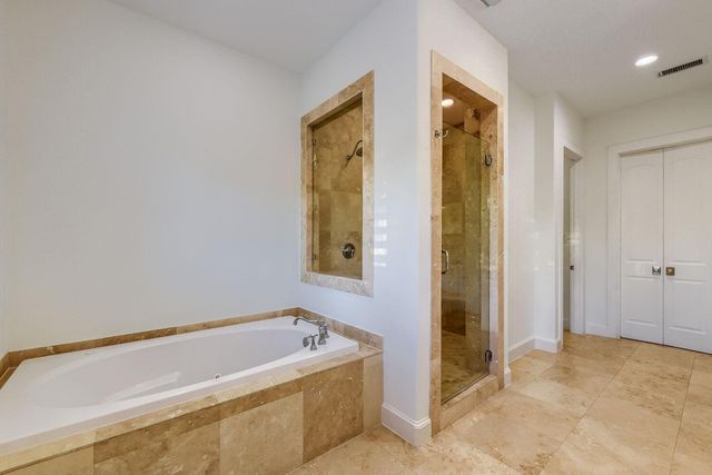 27 Johnathan Landing Court, The Woodlands, TX 77389