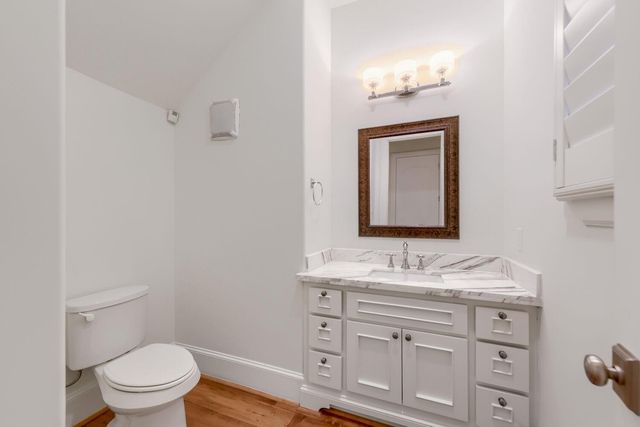 27 Johnathan Landing Court, The Woodlands, TX 77389