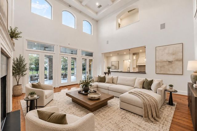 27 Johnathan Landing Court, The Woodlands, TX 77389